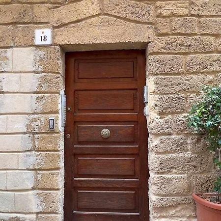 Suite Minerva 10 Steps From Piazza Civica Alghero Exterior photo