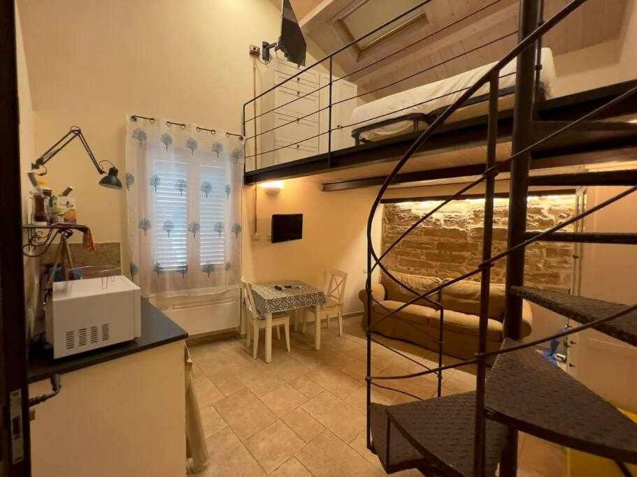 Suite Minerva 10 Steps From Piazza Civica Alghero Exterior photo