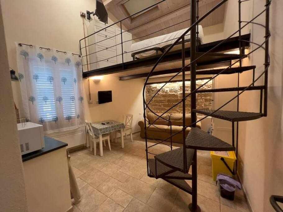 Suite Minerva 10 Steps From Piazza Civica Alghero Exterior photo